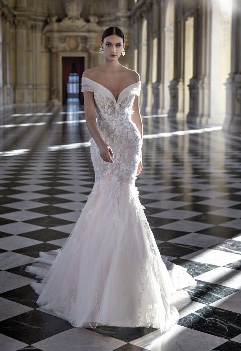 STOCK SAMPLES CASSANDRA – PRONOVIAS PRIVEE Wedding Dress